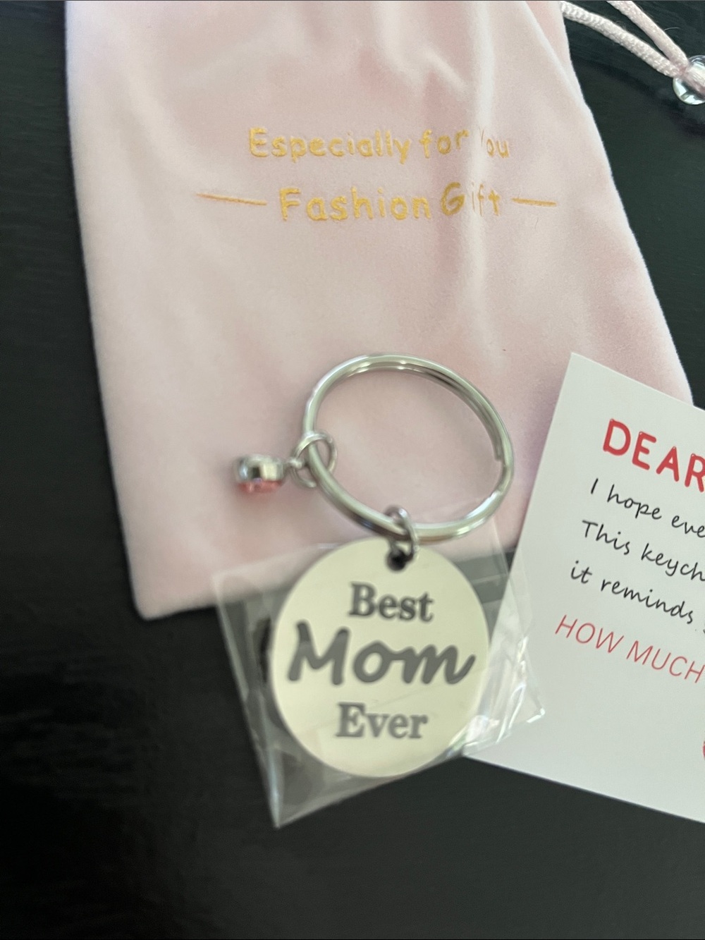 Best Mom Ever Keychain - Picture 3 of 4